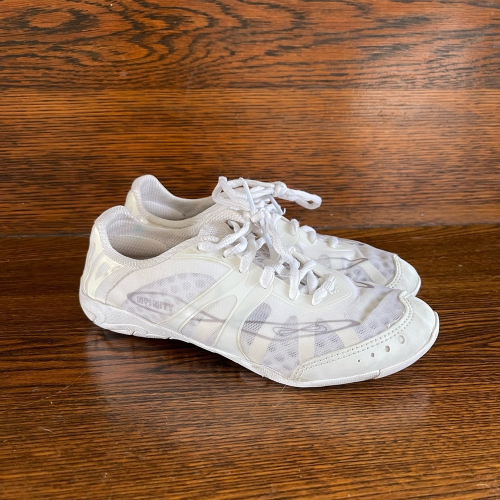 Nfinity Vengence cheer shoes